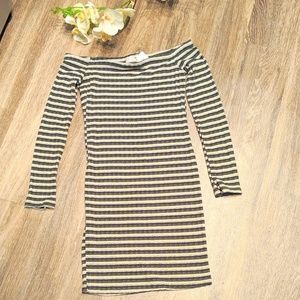 💛NWT💛 Long Sleeve Off Shoulder Bodycon Dress-M